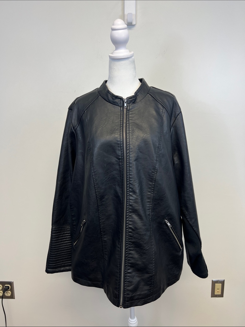Torrid Women's Black Faux Leather Moto Jacket with Silver Zippers Size 5